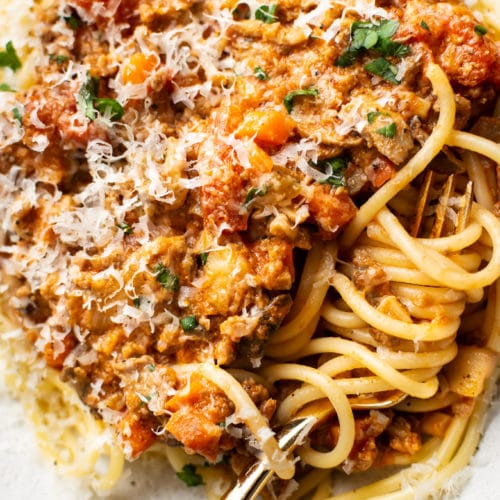 https://www.saltandlavender.com/wp-content/uploads/2015/10/homemade-spaghetti-sauce-2-500x500.jpg