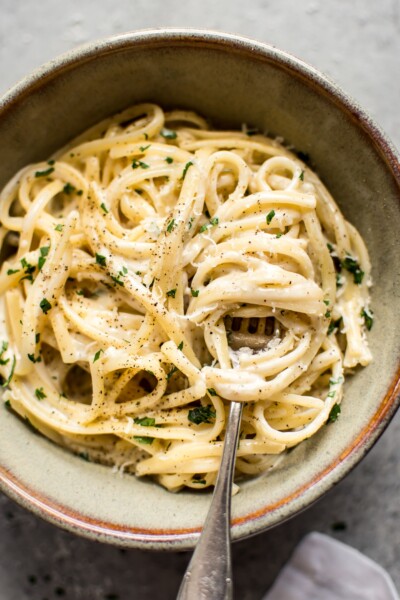 15 Minute Creamy Garlic Pasta Recipe • Salt & Lavender