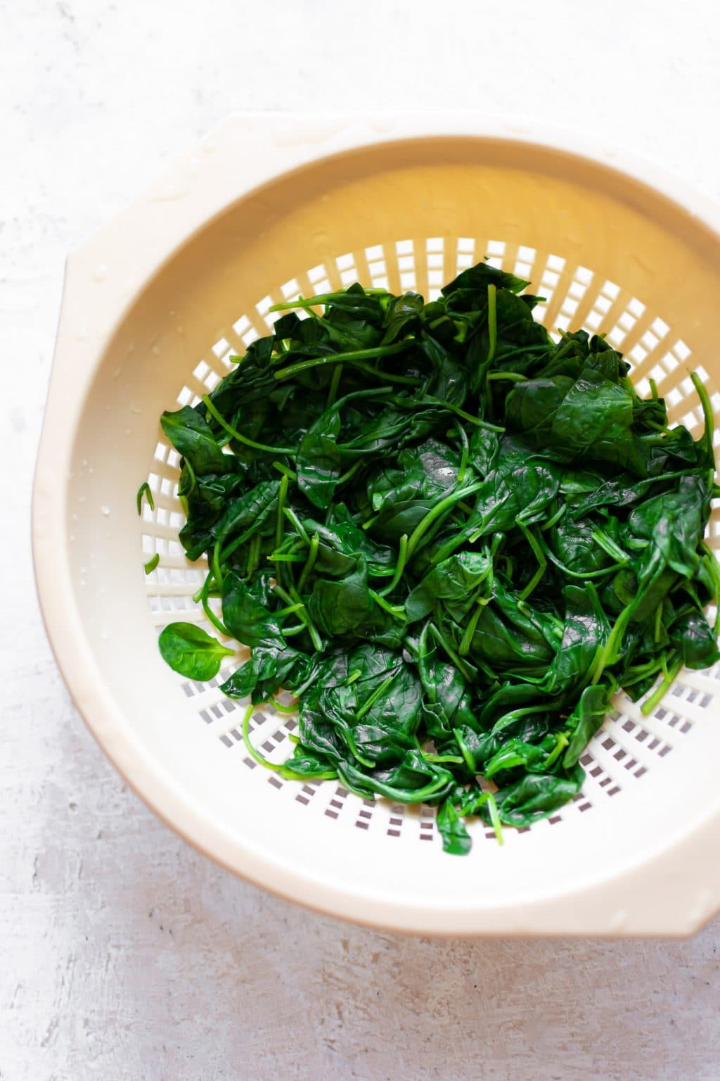 how-to-thaw-frozen-spinach-7-effective-methods-howdykitchen