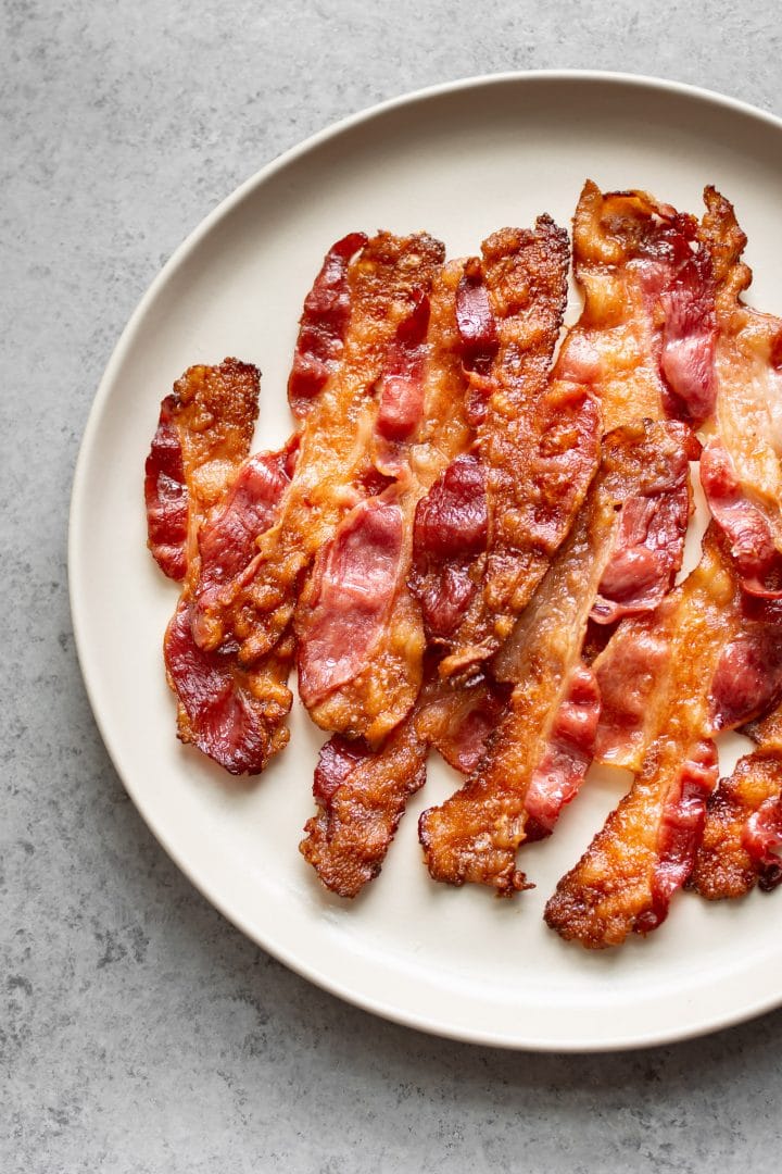 How to Cook Bacon in the Oven - {Crispy Baked Bacon} - Kristine's