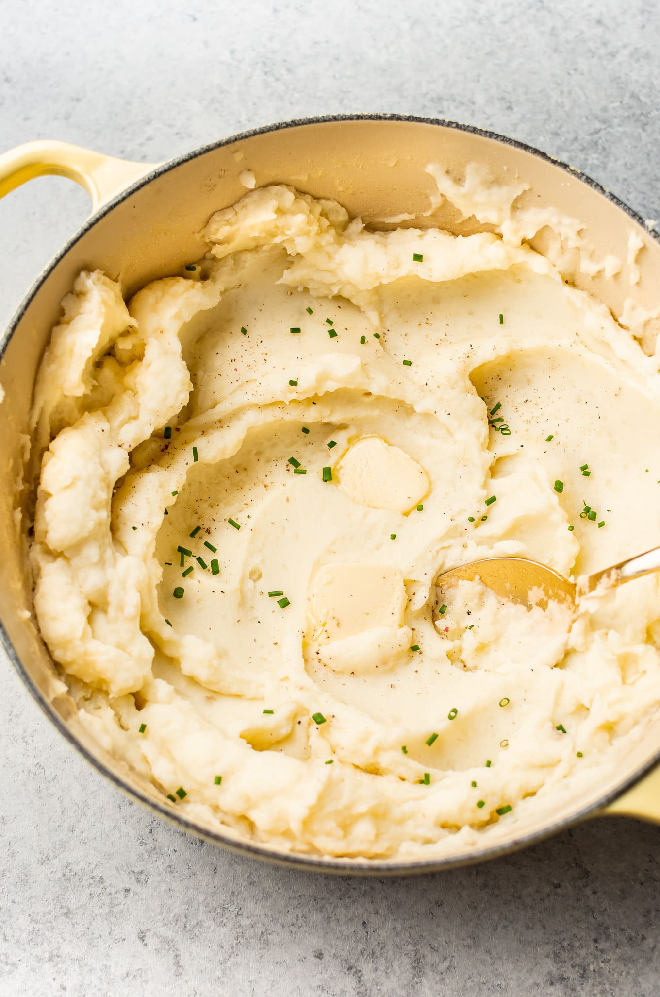 easy-garlic-mashed-potatoes-salt-lavender